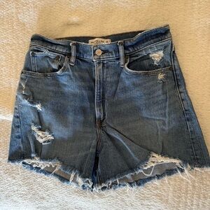 Abercrombie Curve Love High Rise 4" Mom Short